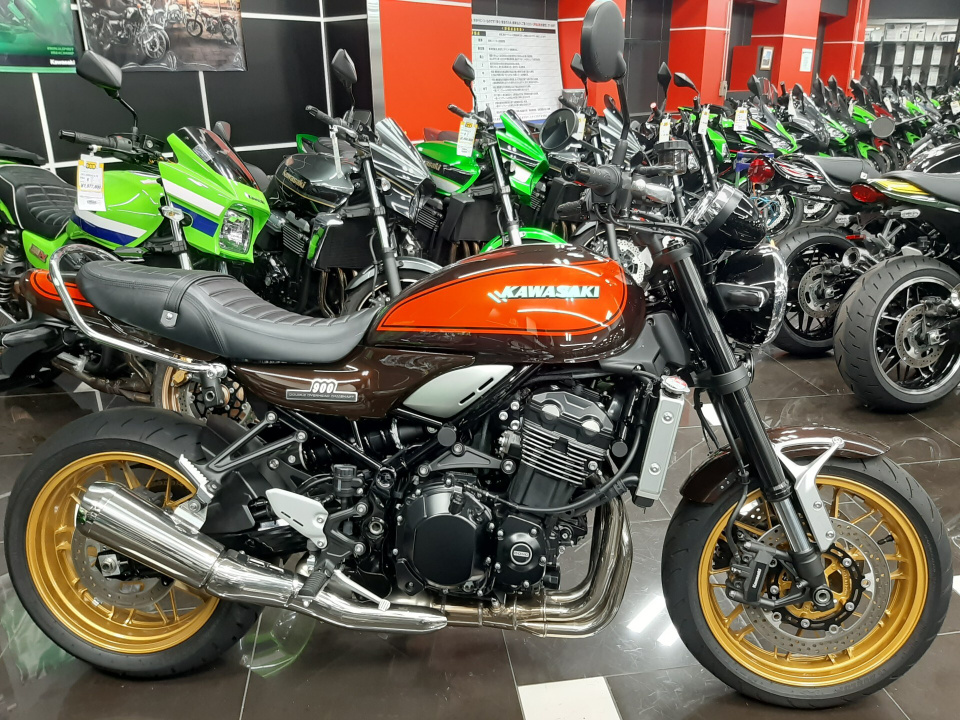Kawasaki Z900RS 2023