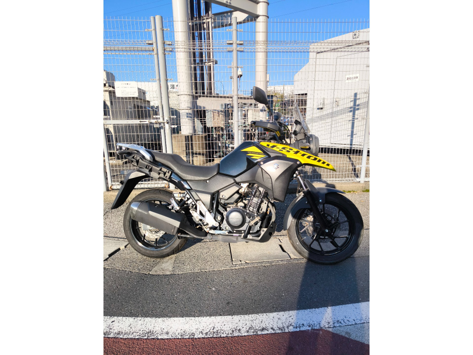 Suzuki GSR250