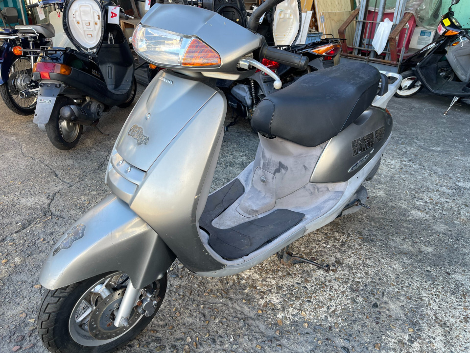 Honda LEAD50 2001