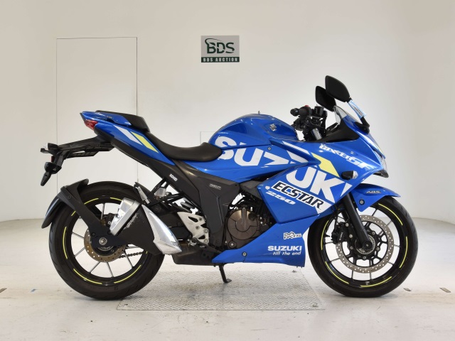Suzuki GIXXER250SF