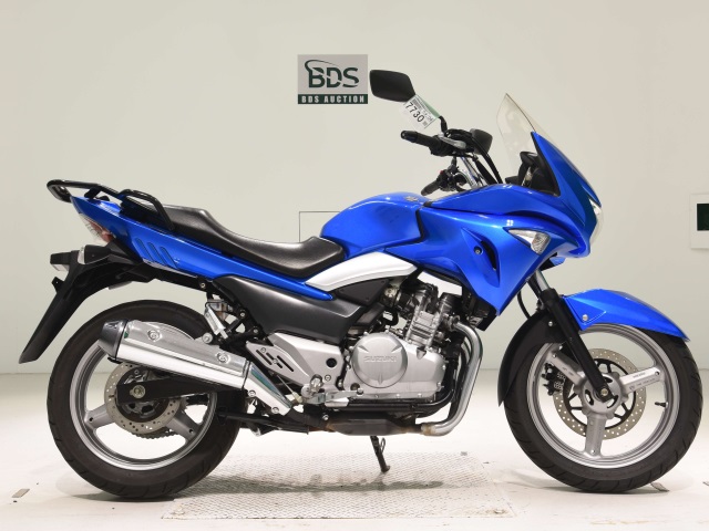 Suzuki GSR250S