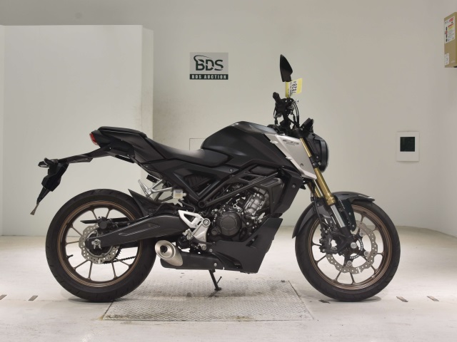 Honda CB125R 2021