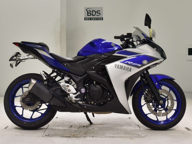 Yamaha YZF-R25 2015