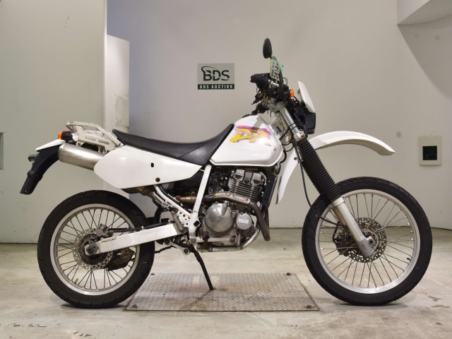 Suzuki DR250R-S