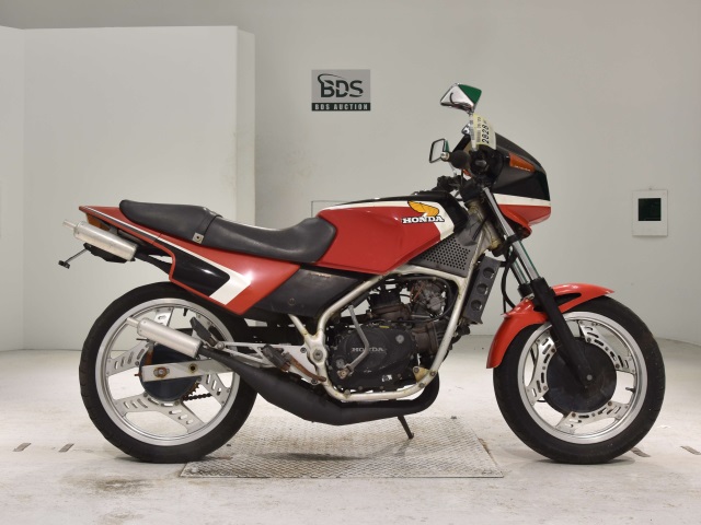 Honda MVX250F 1983
