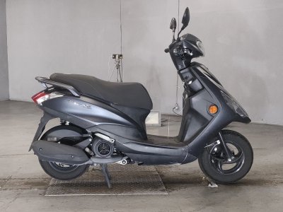 Yamaha AXIS Z 2021