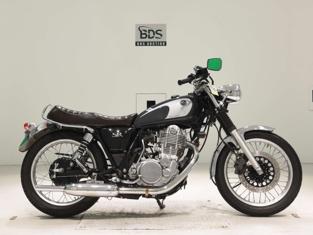 Yamaha SR400 2021