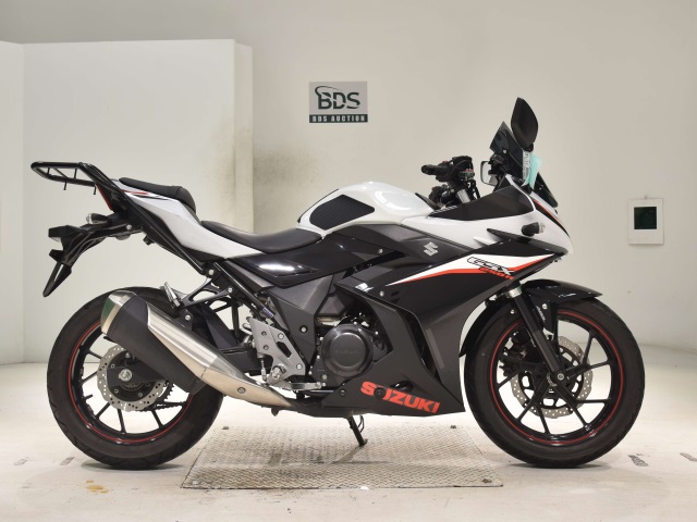 Suzuki GSX250RA