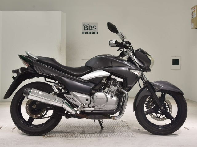 Suzuki GSR250