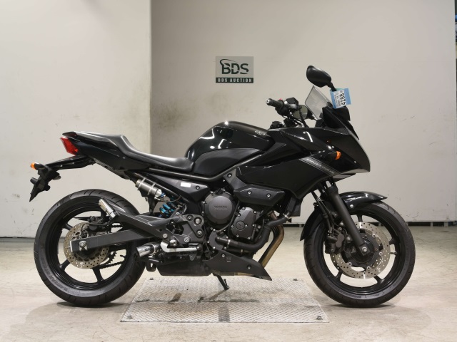 Yamaha XJ6 DIVERSIONA 2011