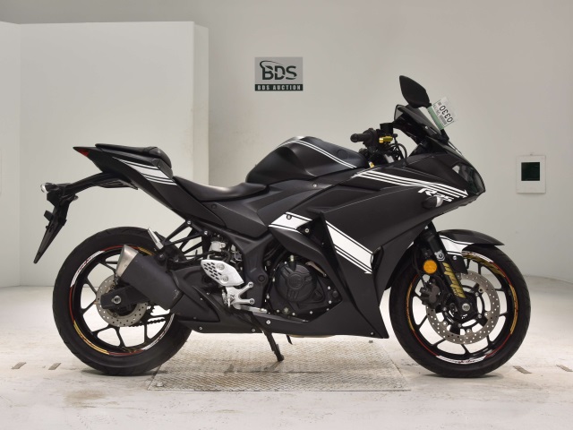 Yamaha YZF-R25A 2018