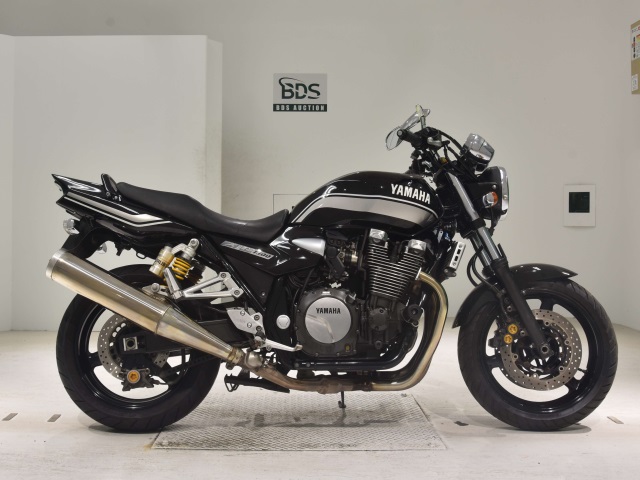 Yamaha XJR1300 2011