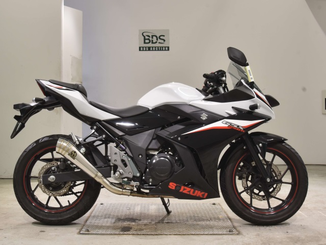 Suzuki GSX250RA