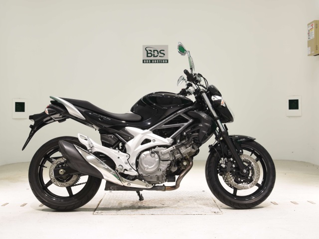 Suzuki GLADIUS SFV400 2011