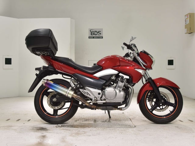 Suzuki GSR250