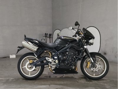 Triumph STREET TRIPLE R 2011