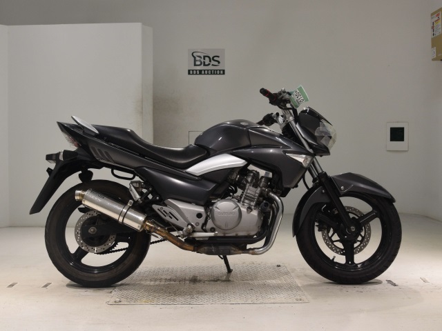 Suzuki GSR250