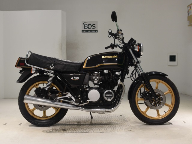 Kawasaki KZ750 2025