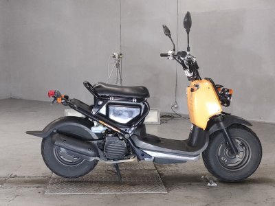 Honda ZOOMER 2012