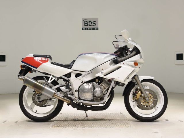 Yamaha FZR400 1988