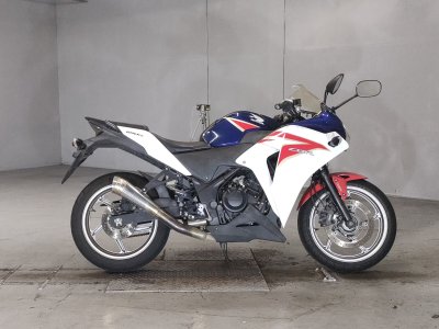 Honda CBR250R 2011