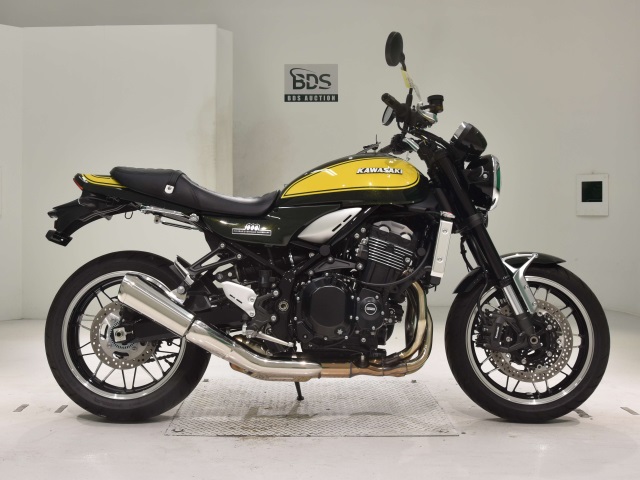 Kawasaki Z900RS 2024