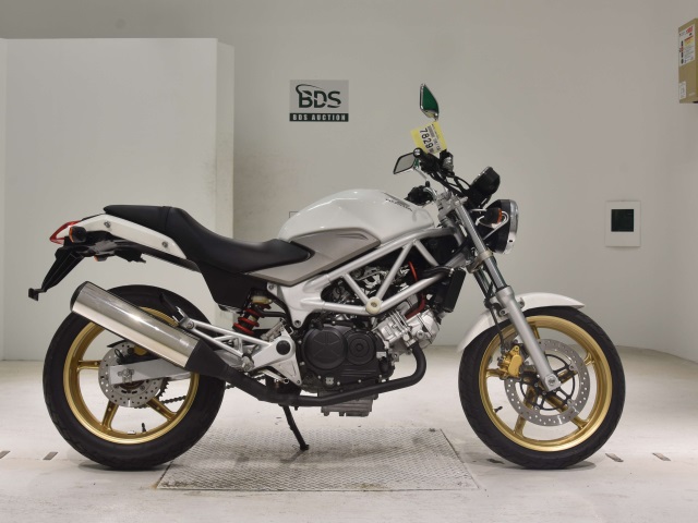 Honda VTR250 2011
