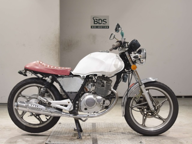 Suzuki EN125 2006