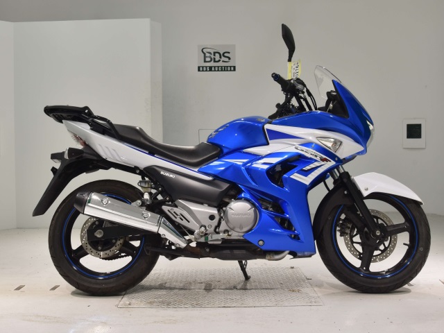 Suzuki GSR250F