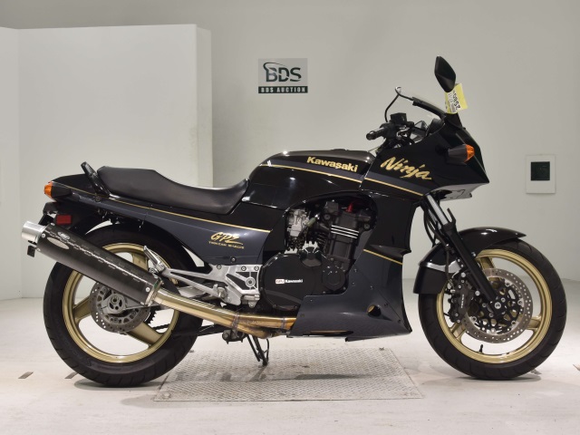 Kawasaki GPZ900R 2001