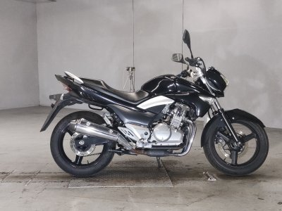 Suzuki GSR250