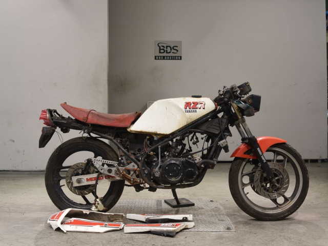 Yamaha RZ250R 1984
