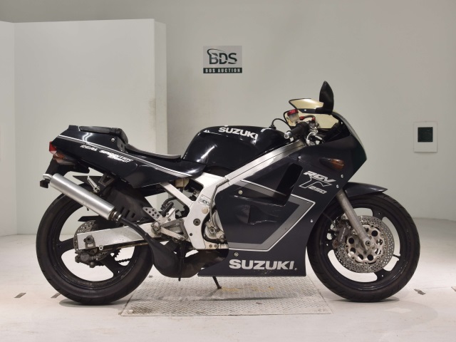 Suzuki RGV250