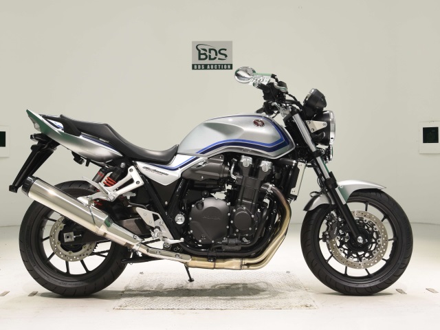 Honda CB1300SF 2024