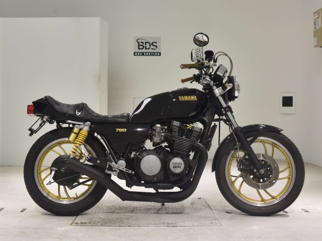 Yamaha XJ750E 1982