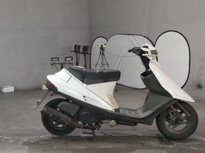 Suzuki ADDRESS V100