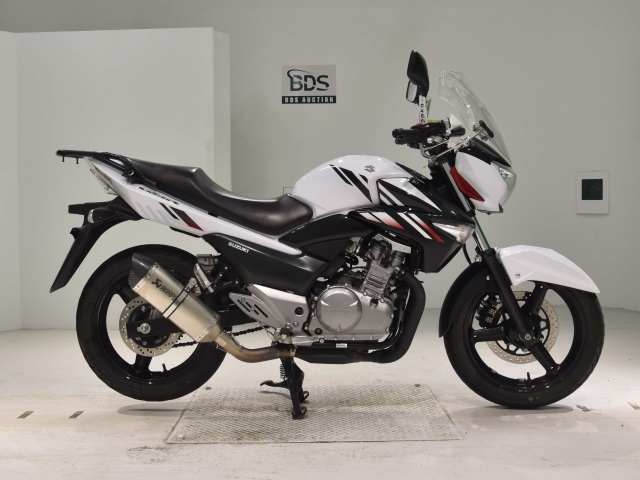 Suzuki GSR250