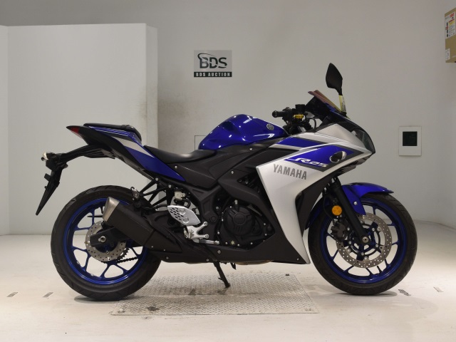 Yamaha YZF-R25 2015