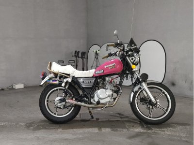 Suzuki GN125H 2015