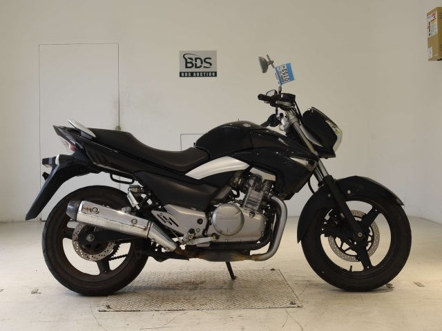 Suzuki GSR250