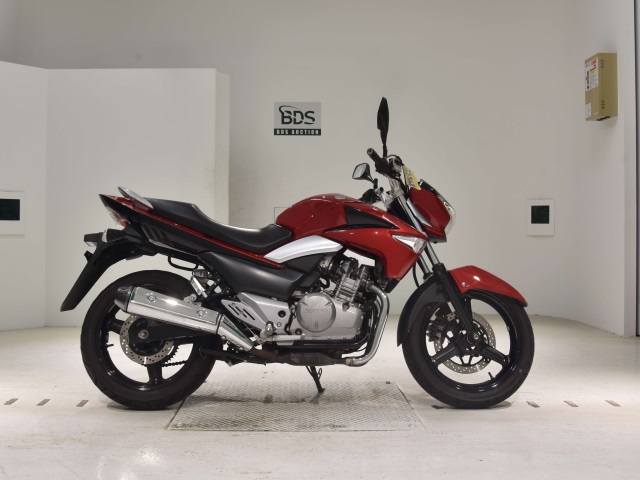 Suzuki GSR250