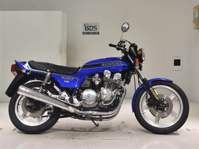 Honda HORNET CB900F 2024
