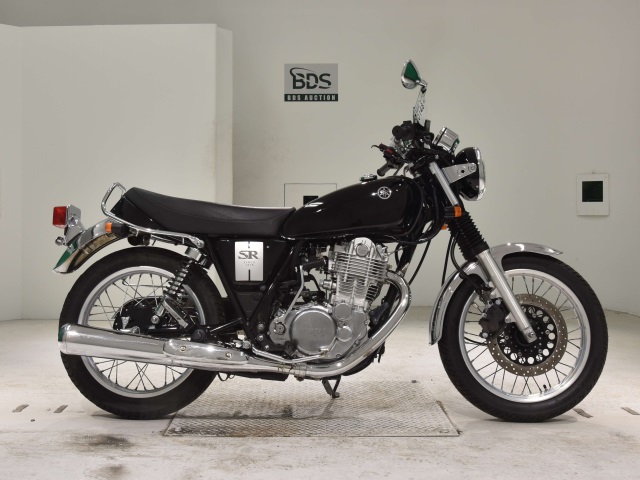 Yamaha SR400 2019