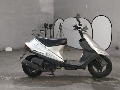 Suzuki ADDRESS V100