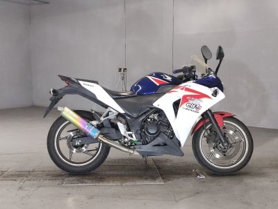 Honda CBR250R 2011