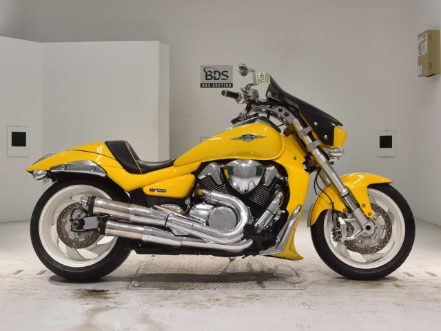 Suzuki BOULEVARD M109R 2012