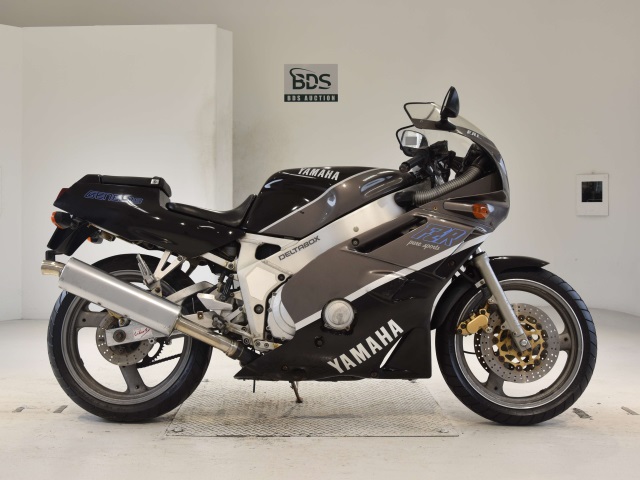 Yamaha FZR400
