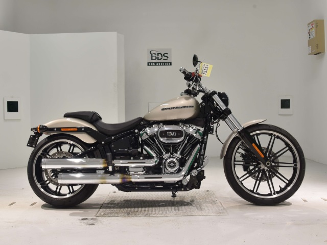 HD BREAKOUT FXBRS1870 2018