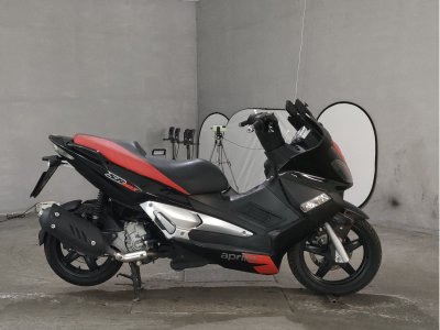 Aprilia SR MAX300 2015