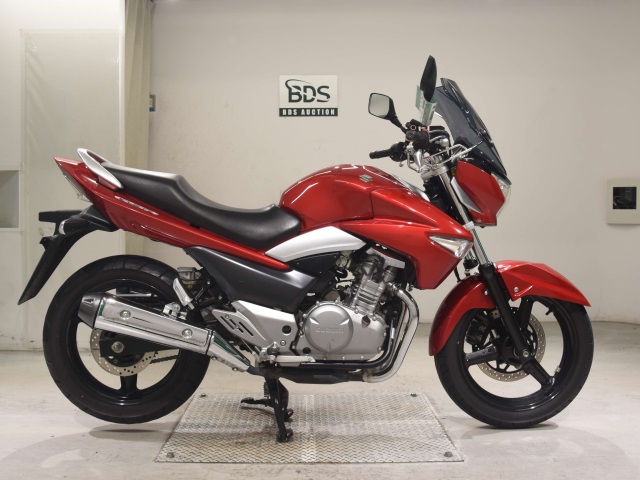 Suzuki GSR250
